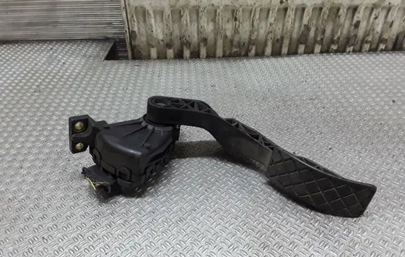 Audi A2 Accelerator throttle pedal 8Z1723523B