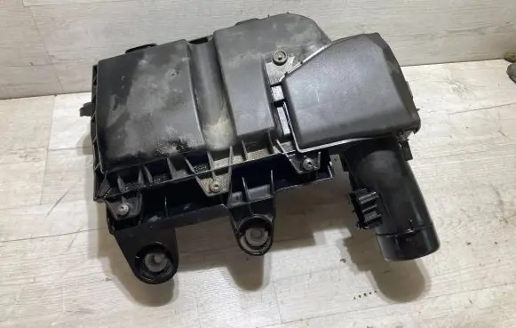 Citroen C3 Aircross Air filter box 9828002080