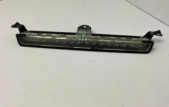 Volvo XC70 Third/center stoplight