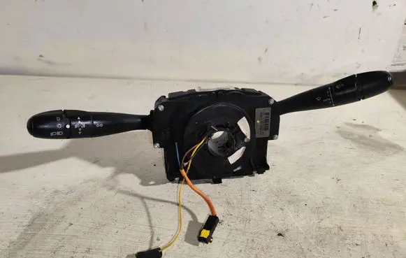 Wiper turn signal indicator stalk/switch