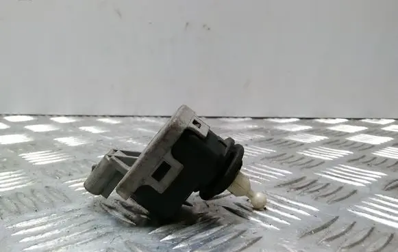 Headlight level adjustment motor