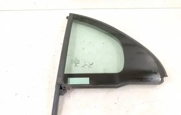 Rear vent window glass