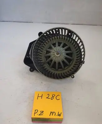 Volkswagen PASSAT B5 Heater fan/blower 8D1820021