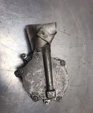 BMW 5 F10 F11 Vacuum pump 8605976