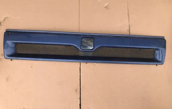 Seat Ibiza I (021A) Front grill