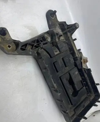 Volkswagen Touran I Battery box tray 1K0915333B