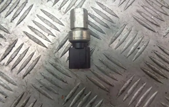 Seat Ibiza III (6L) Air conditioning (A/C) pressure sensor 