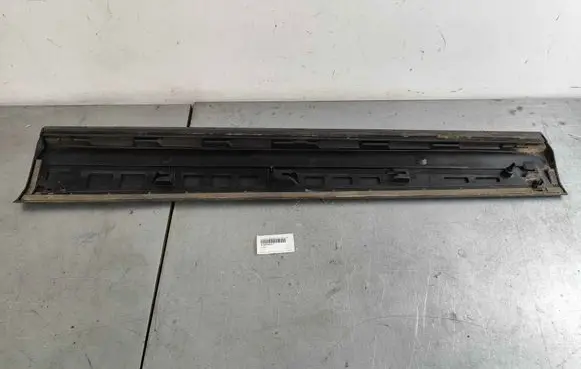 Audi Q2 - Front door trim (molding) 81a8539604w3