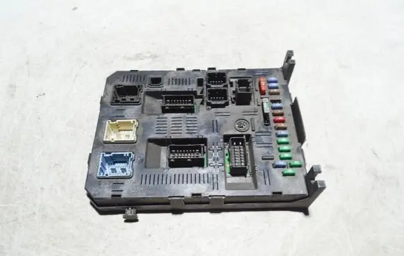Citroen C4 I Fuse module 216760315B 281133426A