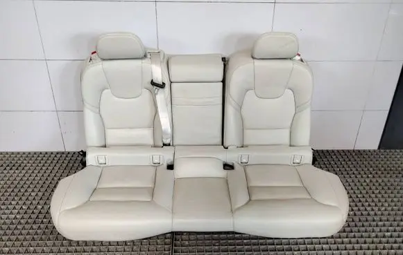 Volvo XC60 Second row seats
