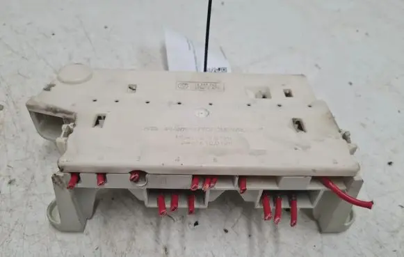 BMW 5 E39 Fuse module 8387545