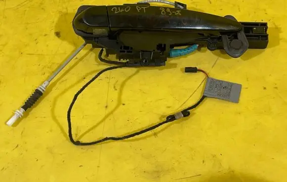 BMW 1 E81 E87 Loading door exterior handle/bracket RZ2R11P4K3