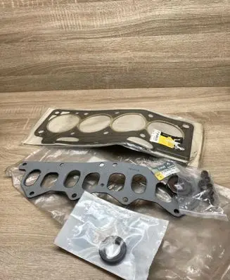 Renault Laguna I Other cylinder head part 7701467058 7703087192 7700859273