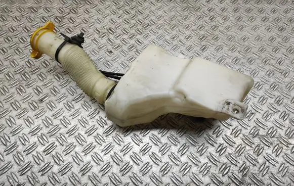 Fiat 500X Windshield washer fluid reservoir/tank