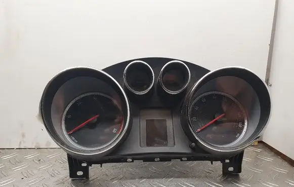 Opel Insignia A Speedometer (instrument cluster) 12844136