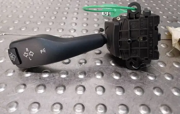 BMW 3 E46 Indicator stalk 8363668M