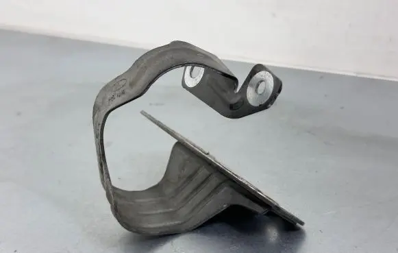 Ford Mondeo MK V Fender mounting bracket DG93F16A091AA