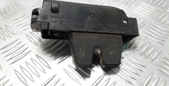Loading door lock