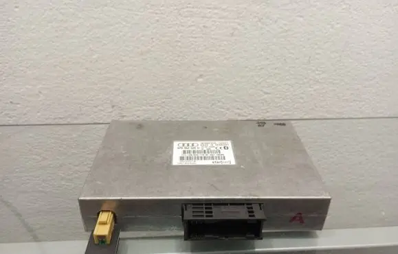 Audi A4 S4 B6 8E 8H Bluetooth control unit module 8P0862335D 3ZSU00051CB2