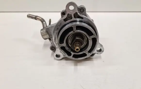 Mazda 6 Vacuum pump X2T58172