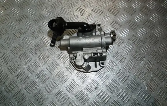 Audi A4 S4 B8 8K Oil pump 06H344A