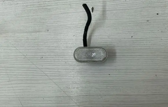 Front fender indicator light