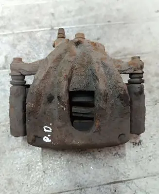 Toyota Avensis T250 Front brake caliper 