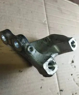 Honda Civic Engine mounting bracket