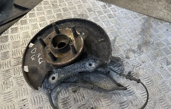 Opel Astra J Front wheel hub