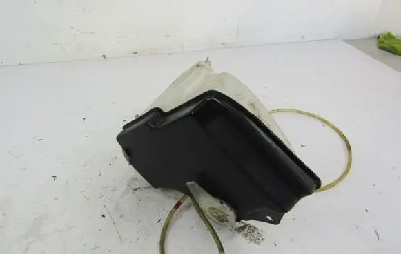 BMW X3 E83 Windshield washer fluid reservoir/tank 7007970