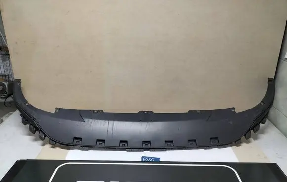 Volkswagen Golf VIII Front bumper lip 5H0805915A 302292 C755D
