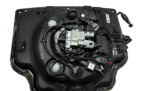 Volkswagen Touareg II AdBlue liquid reservoir 7P0131877E 0444050167 F01C190140