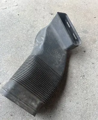 Audi A4 S4 B6 8E 8H Air intake duct part 8D0129617E