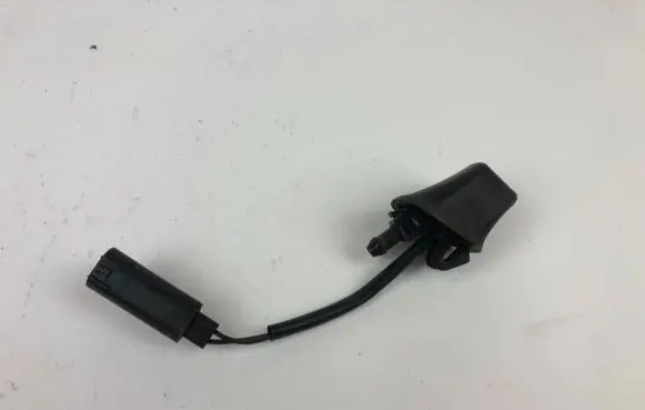 Honda CR-V Windshield washer spray nozzle 71312999