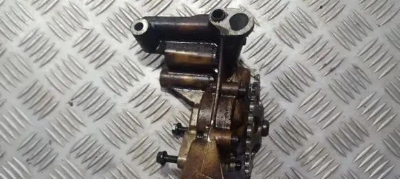 Audi A4 S4 B5 8D Oil pump 06a115105 670815-552