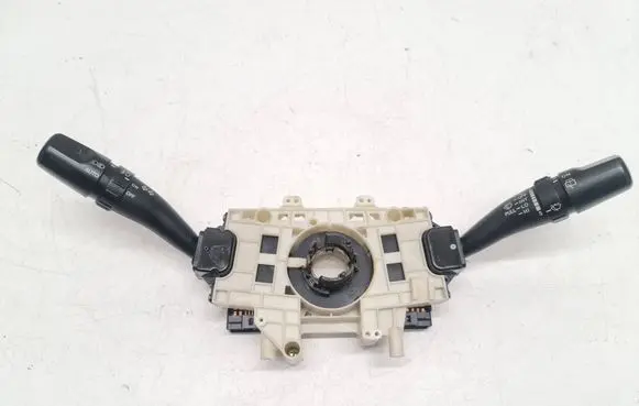 Wiper turn signal indicator stalk/switch