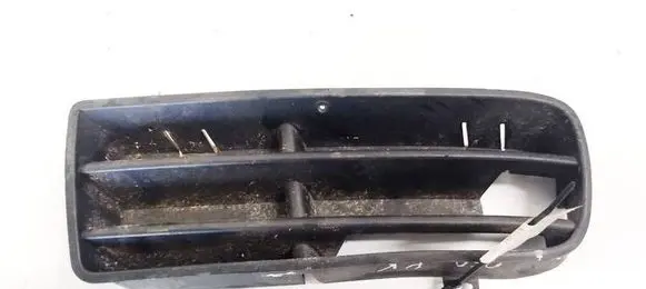 Volkswagen Golf IV Front bumper lower grill 1J0853665B
