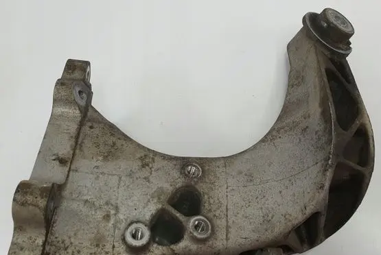 Mercedes-Benz C W203 Engine mounting bracket A1122235104