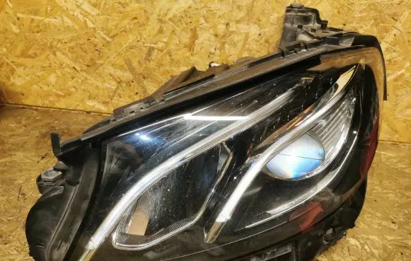 Mercedes-Benz E W213 Headlight/headlamp A2139063904