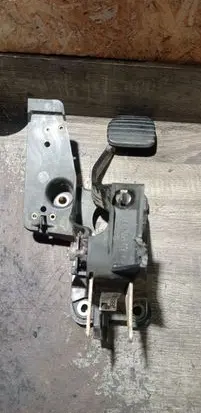 Renault Trafic II (X83) Brake pedal 8200420699