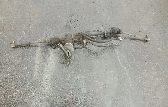 Opel Zafira B Steering rack