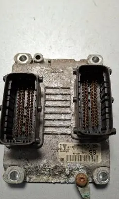 Opel Corsa C Engine control unit/module 1039S10736 55352622 0261208253