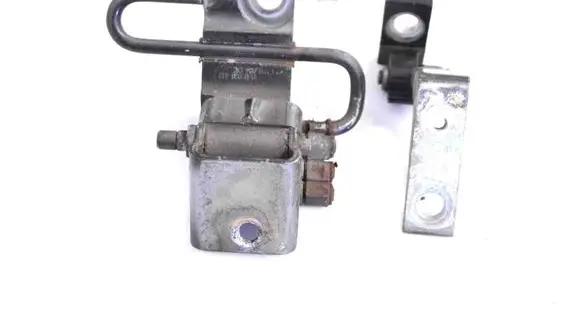 Porsche Cayenne (9PA) Front door upper hinge