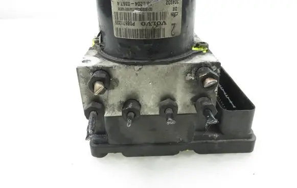Volvo V70 ABS Pump 10092504033 8671224