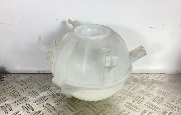 Brake fluid reservoir