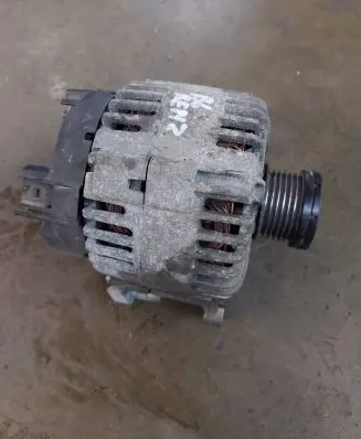 Volkswagen PASSAT B6 Generator/alternator 03C903023C TG14C012 2542697B