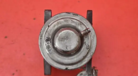 Skoda Octavia Mk2 (1Z) EGR valve 038131501AN
