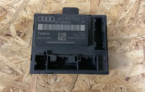 Audi A8 S8 D3 4E Door control unit/module 4F0959792F 4F0910792F 0033TFK0001