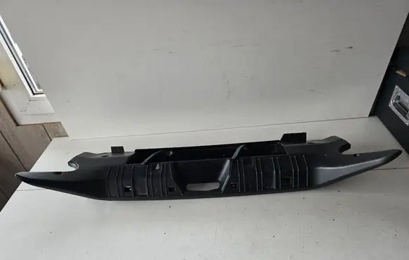 BMW Z3 E36 Tailgate/boot lid lock trim 8410735