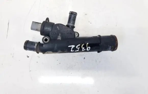 Skoda Fabia Mk1 (6Y) Engine coolant pipe/hose 038121132D